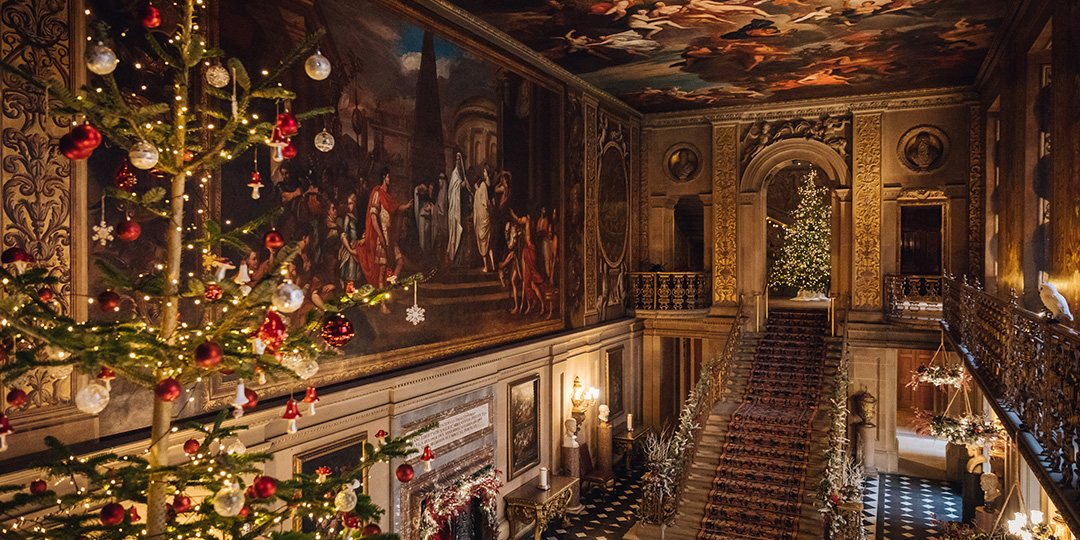 Chatsworth Christmas Theme 2024 Lily Shelbi   Painted Hall Christmas 2022 1080x540 